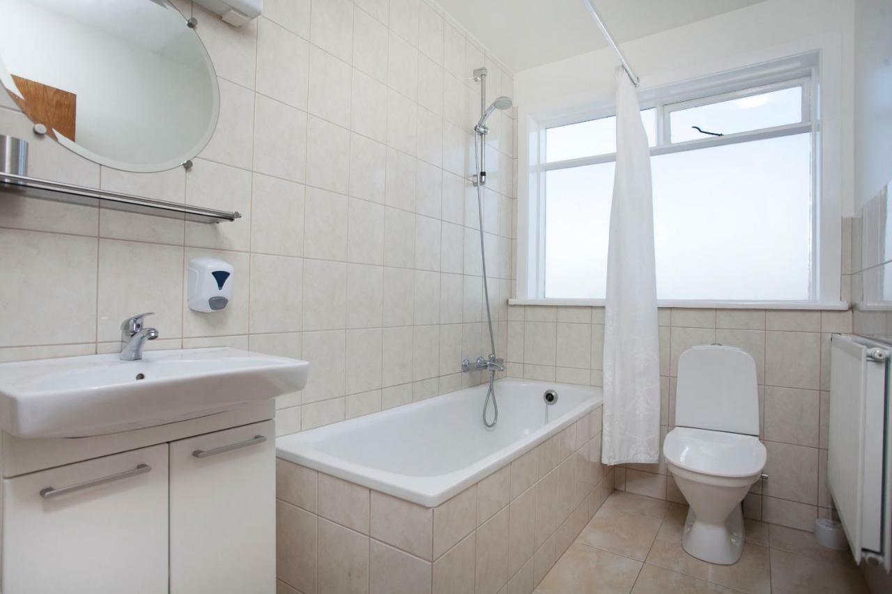 Apotek Guesthouse Акурейри Екстериор снимка
